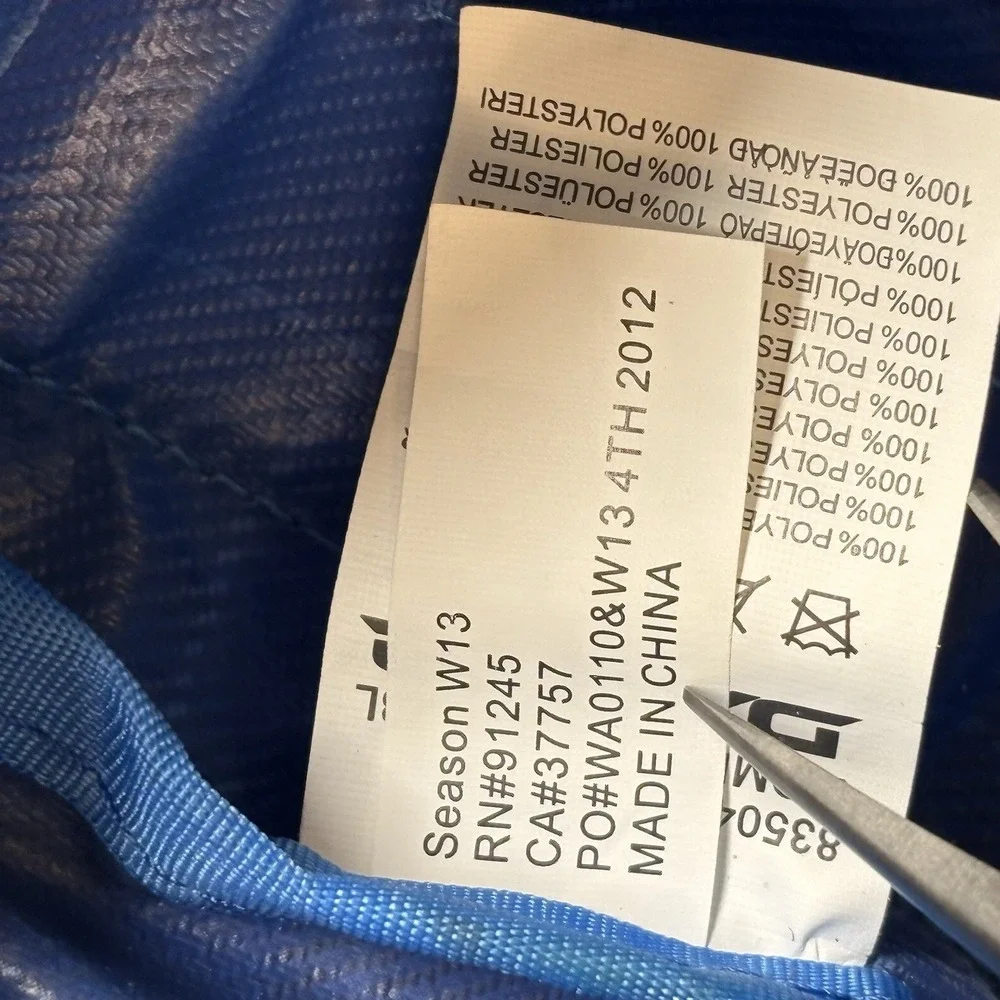 Dakine EQ‎ Sports Bag Duffle Red Blue Plaid Print Gym Carry On